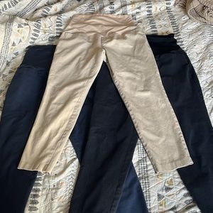 Maternity Old Navy Pixie Pants size 12. Full panel.